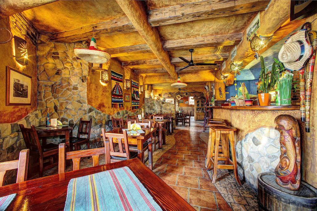 Bed and Breakfast Xavito Sanok Exteriér fotografie