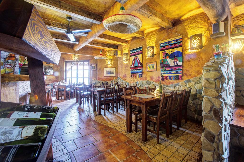 Bed and Breakfast Xavito Sanok Exteriér fotografie